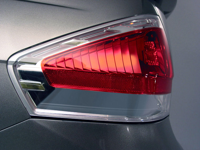 2009 Ford Focus Sedan Tail Light Picture