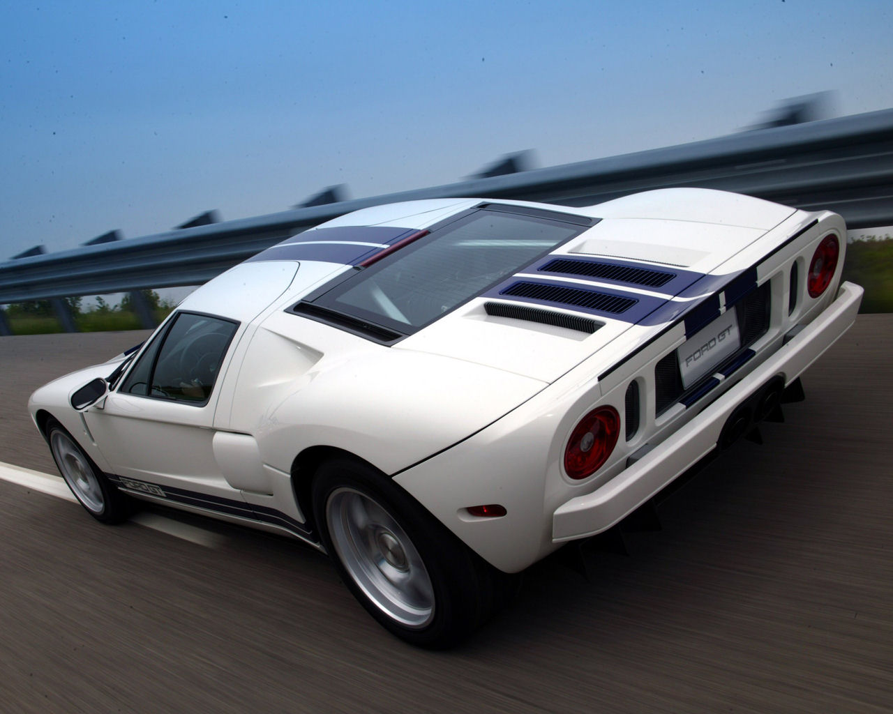 Ford GT Desktop Wallpaper