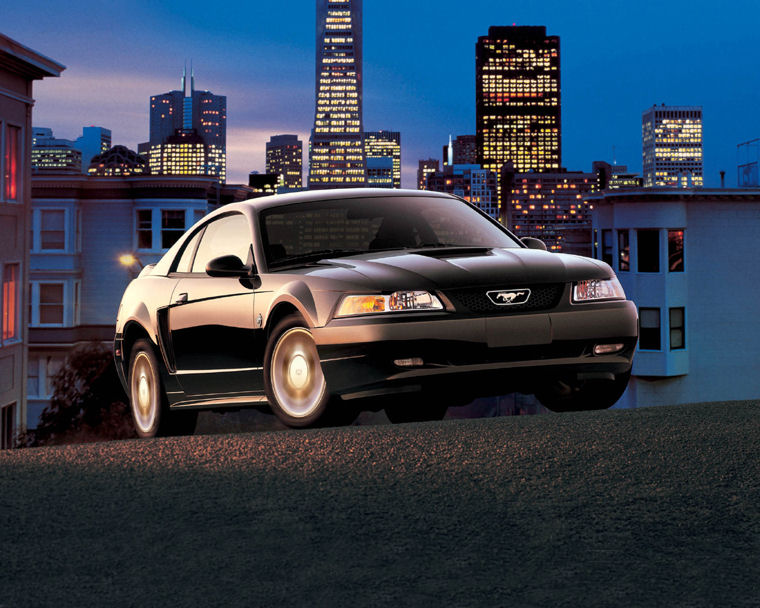 2002 Ford Mustang V6 Picture