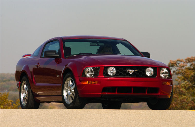 2005 Ford Mustang GT Picture