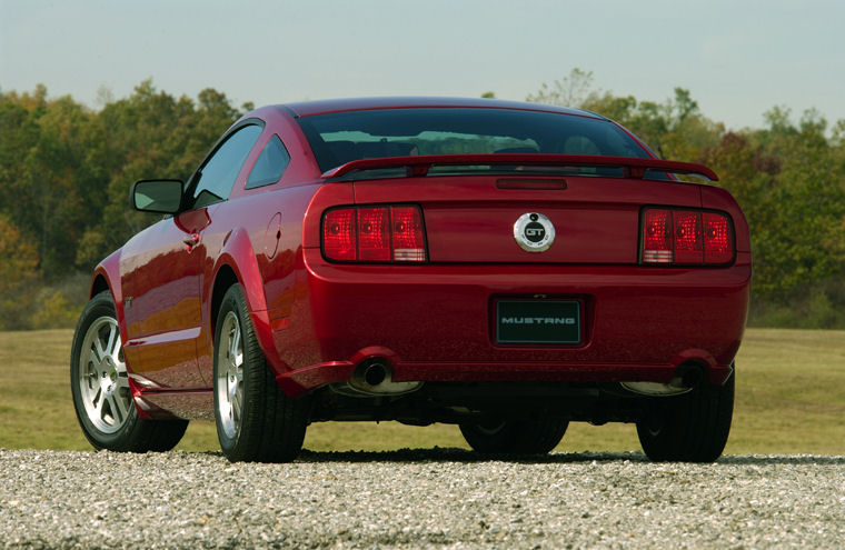 2005 Ford Mustang GT Picture