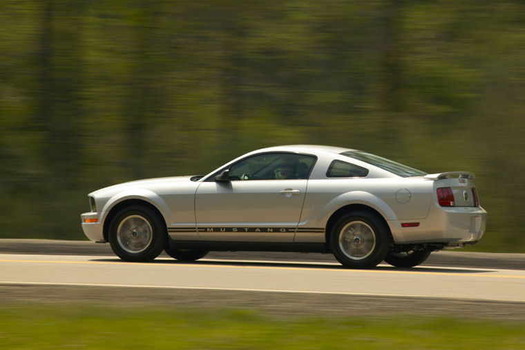 2005 Ford Mustang GT Picture