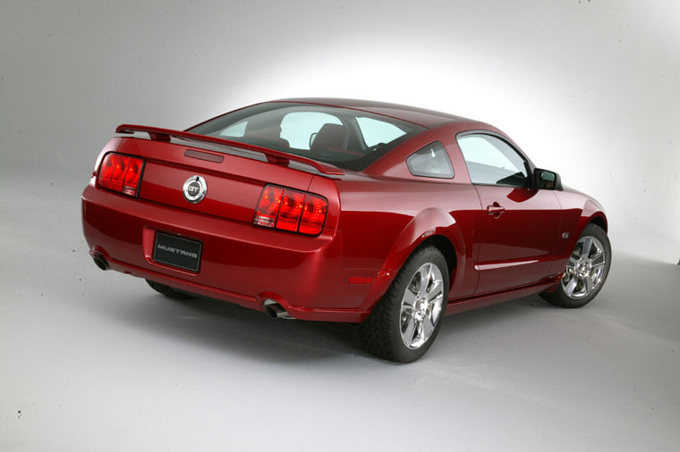 2005 Ford Mustang GT Picture