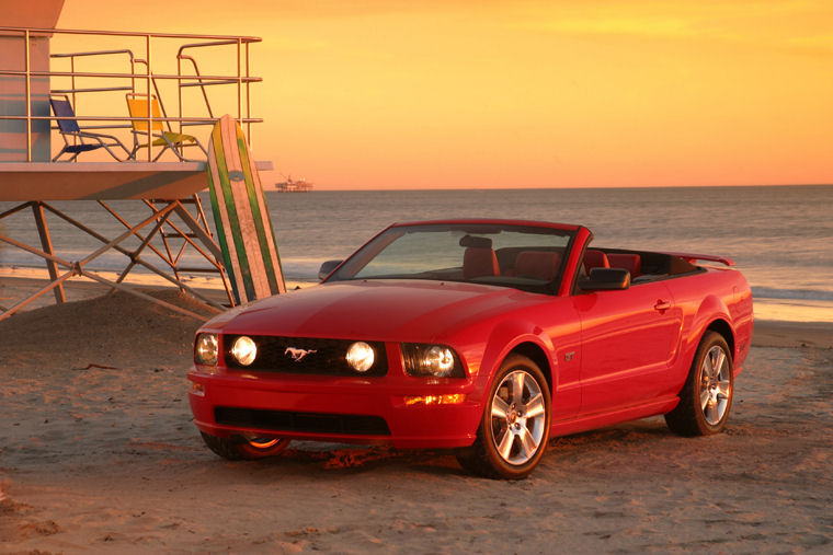 2005 Ford Mustang GT Convertible Picture