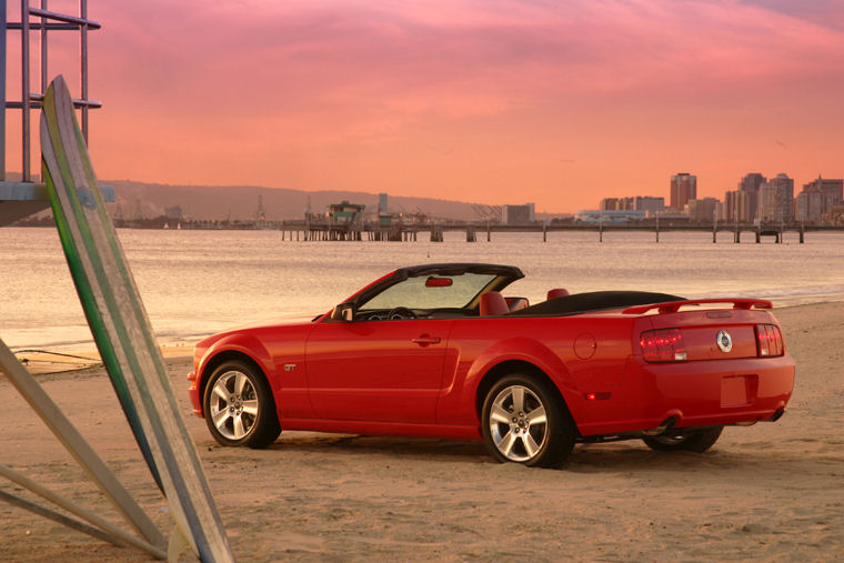 2005 Ford Mustang GT Convertible Picture