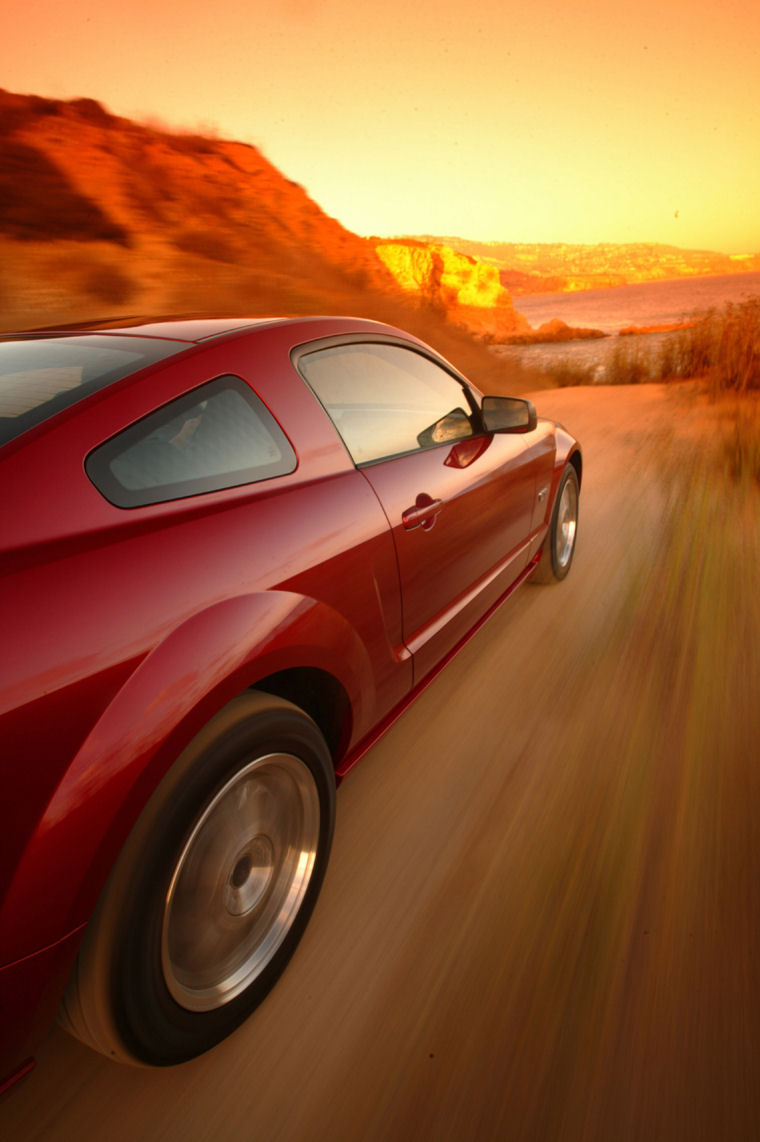 2005 Ford Mustang GT Picture