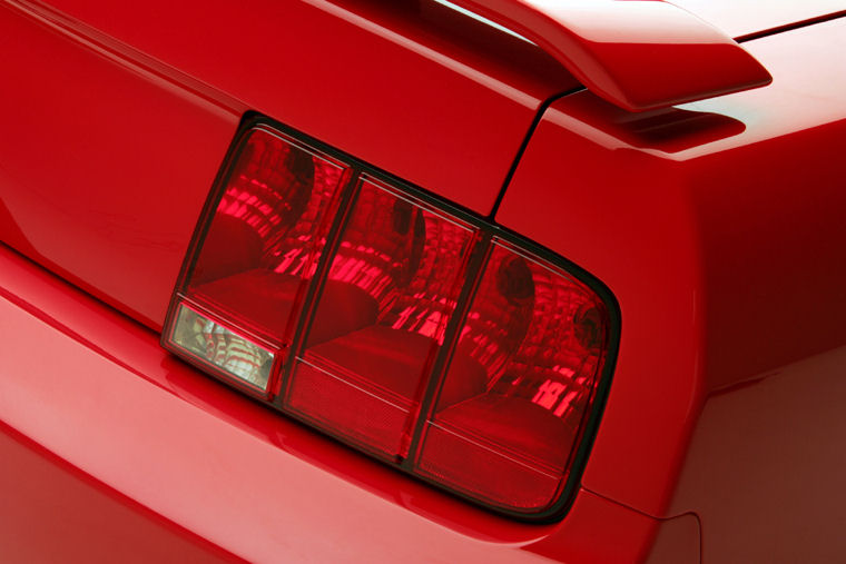 2006 Ford Mustang GT Convertible Tail Light Picture