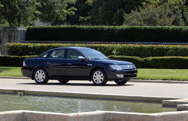 2009 Ford Taurus Limited Picture