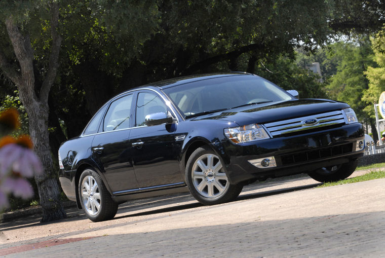 2009 Ford Taurus Limited Picture