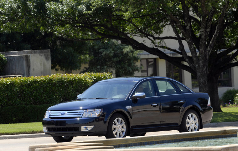 2009 Ford Taurus Limited Picture