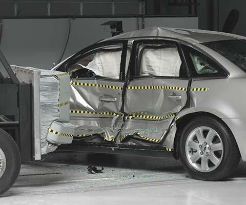 2009 Ford Taurus IIHS Side Impact Crash Test Picture