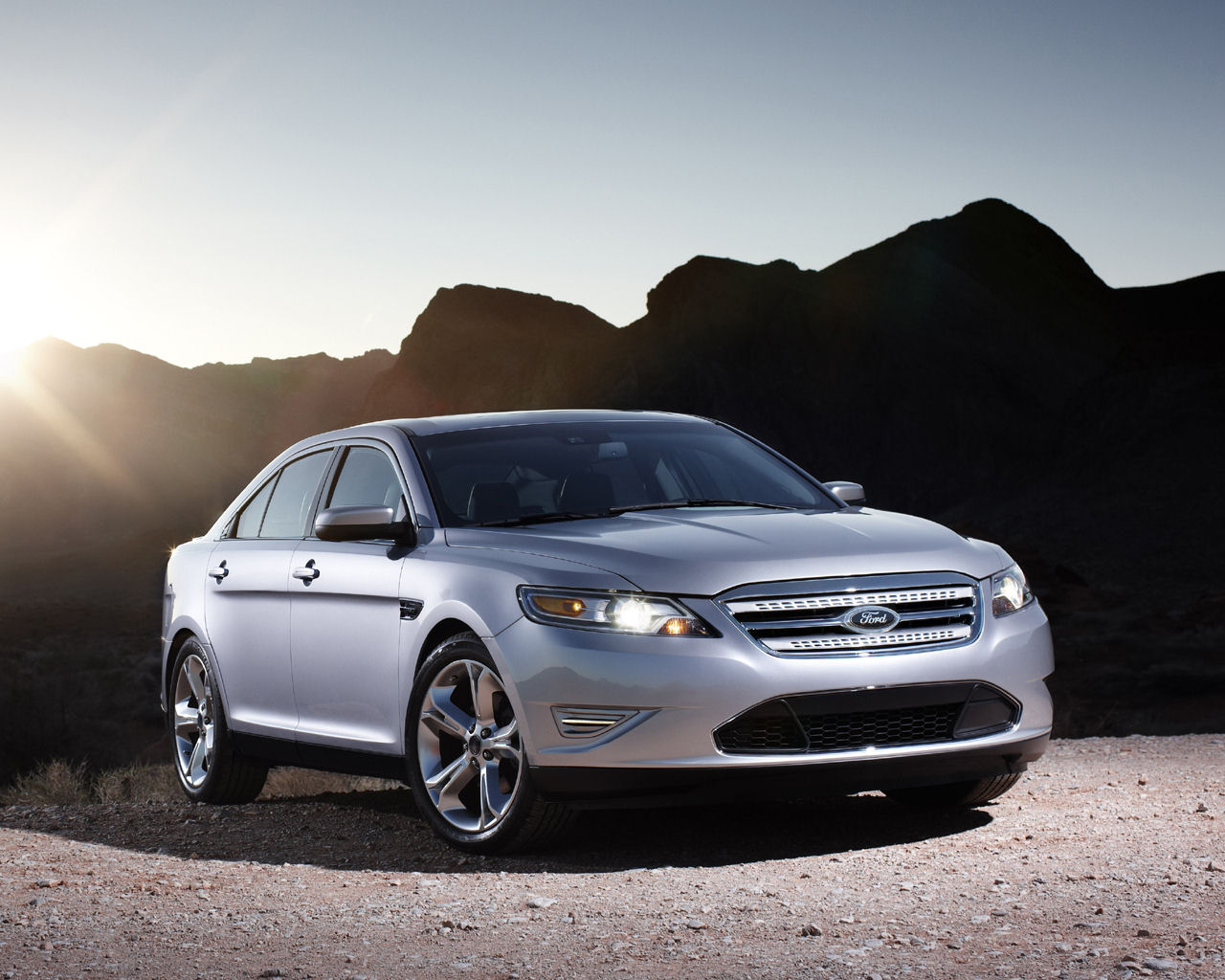 Ford Taurus Desktop Wallpaper