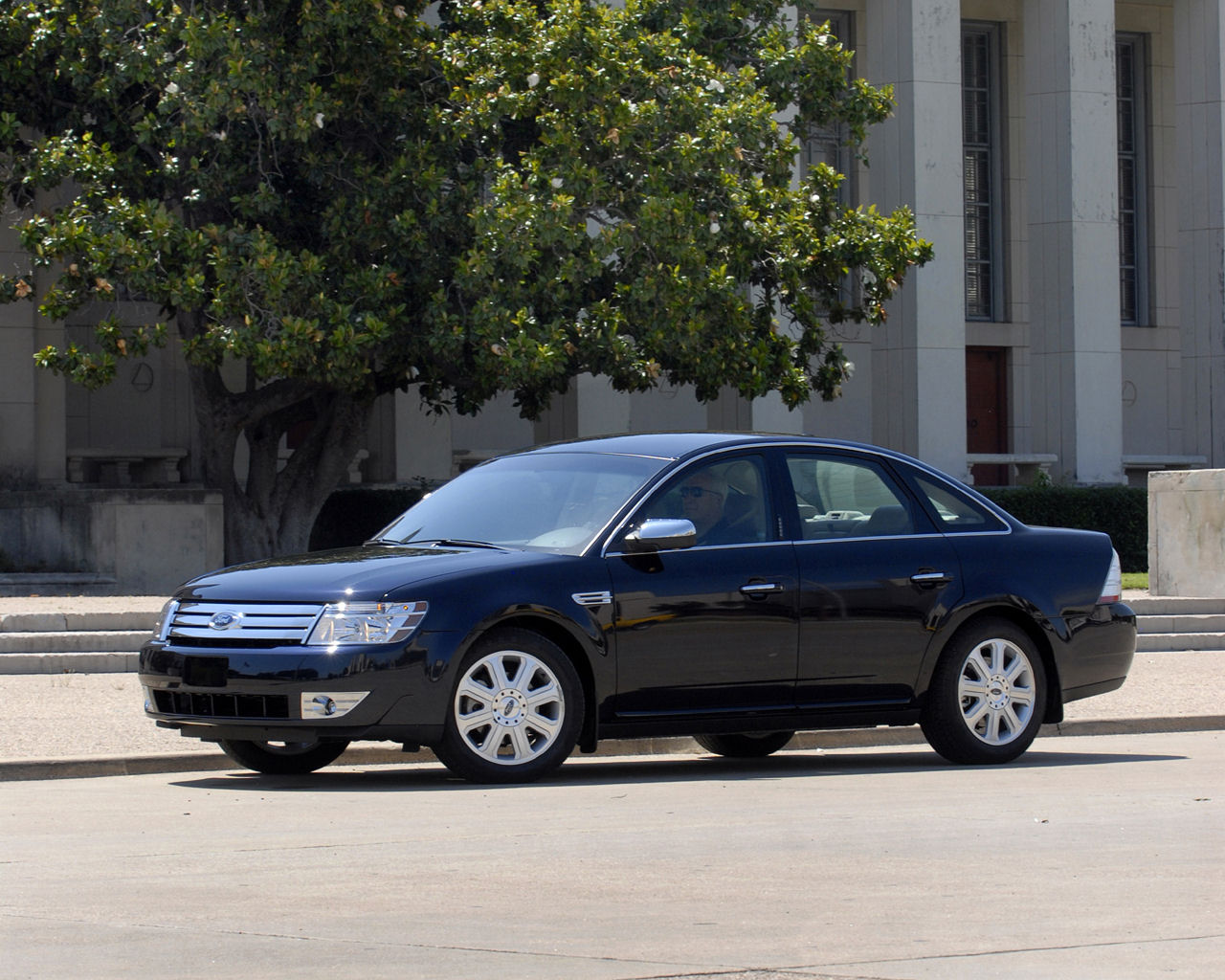 Ford Taurus Desktop Wallpaper