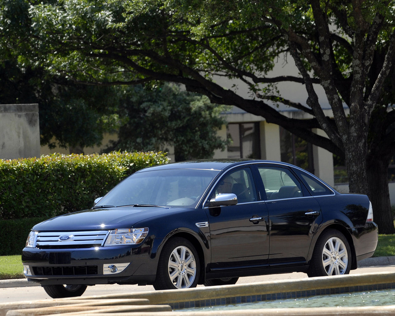 Ford Taurus Desktop Wallpaper