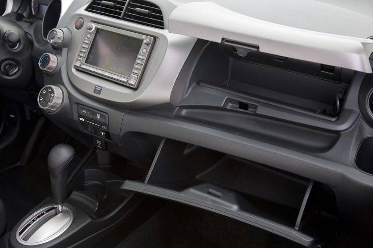 2009 Honda Fit Sport Glove Box Picture