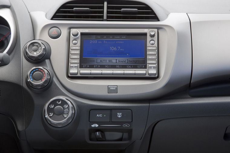 2009 Honda Fit Sport Radio Picture