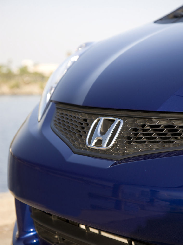 2009 Honda Fit Sport Grille Picture