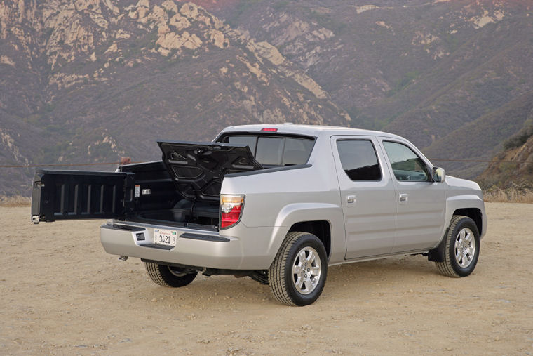 2008 Honda Ridgeline Loading Bay Picture