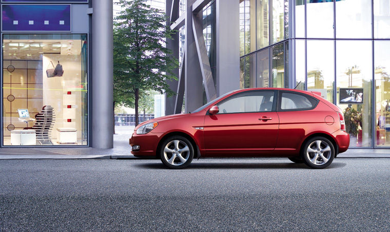 2008 Hyundai Accent Hatchback Picture