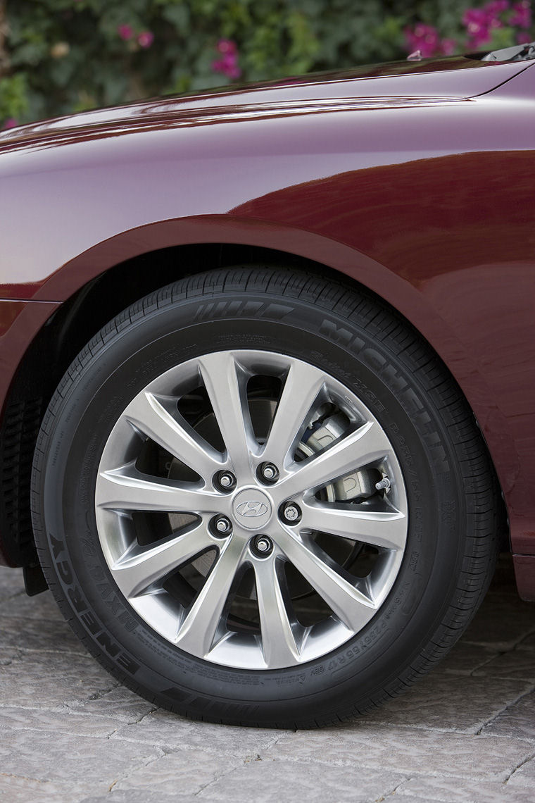 2009 Hyundai Azera Limited Rim Picture