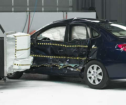 2009 Hyundai Elantra IIHS Side Impact Crash Test Picture