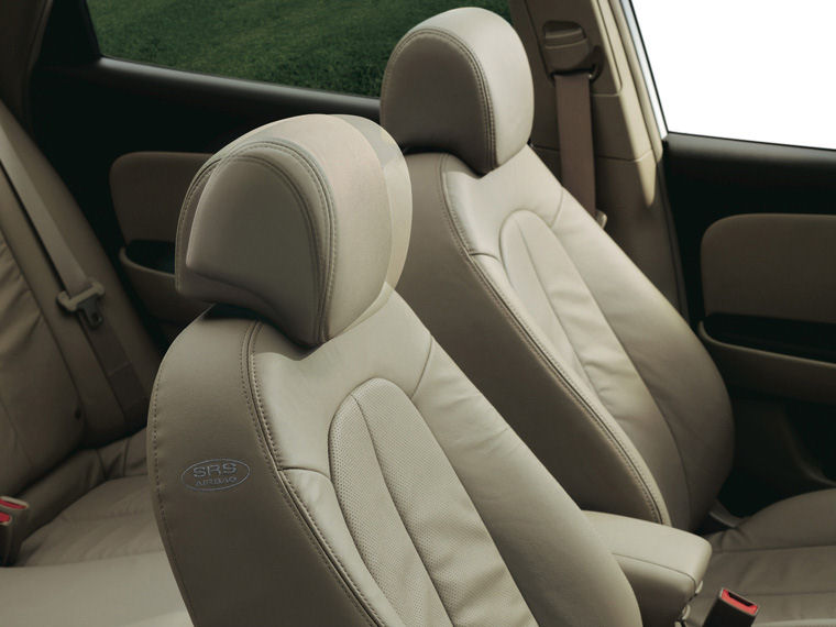 2010 Hyundai Elantra Sedan Front Seats Picture