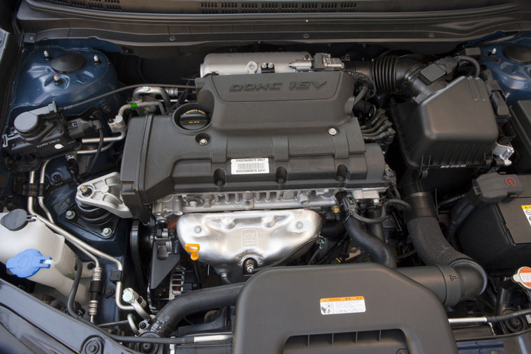 2010 Hyundai Elantra Sedan 2.0L 4-cylinder Engine Picture