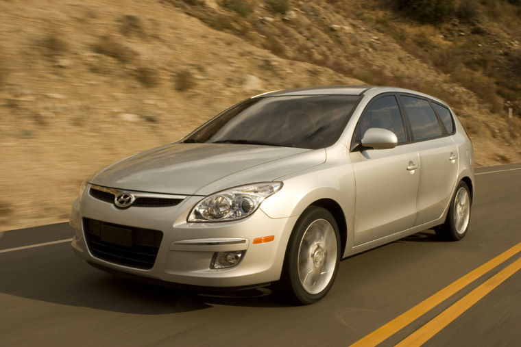 2010 Hyundai Elantra Touring Picture