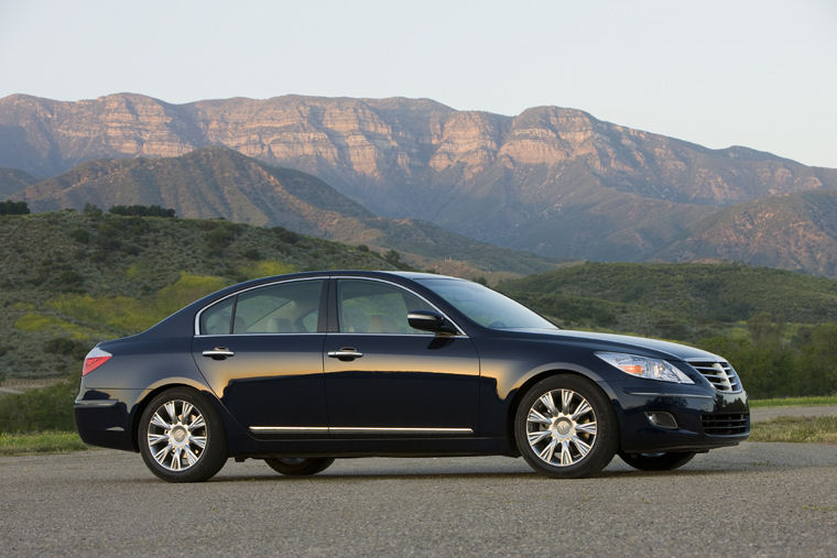 2009 Hyundai Genesis Picture