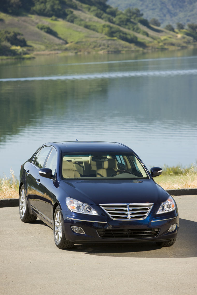 2009 Hyundai Genesis Picture