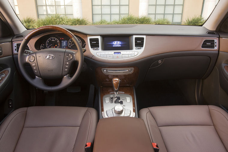 2009 Hyundai Genesis Cockpit Picture