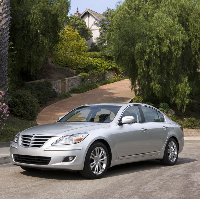 2010 Hyundai Genesis Picture