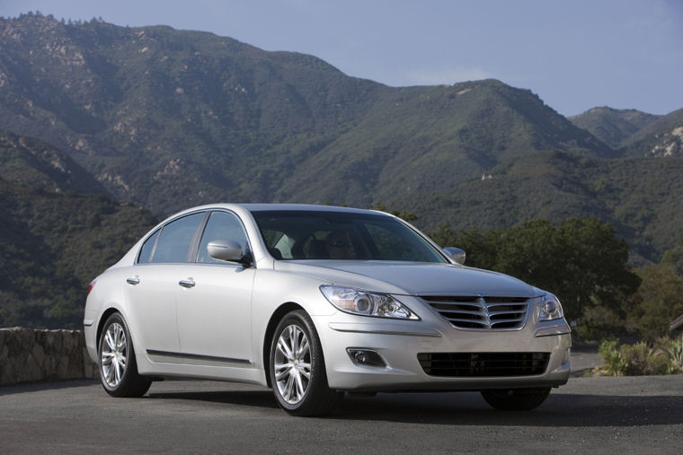 2011 Hyundai Genesis Picture