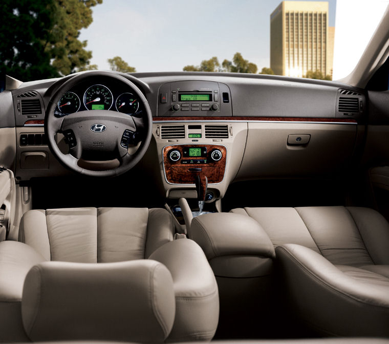 2006 Hyundai Sonata Cockpit Picture