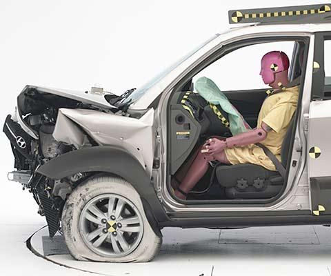 2008 Hyundai Tucson IIHS Frontal Impact Crash Test Picture