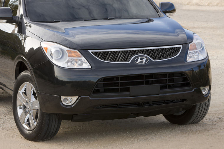 2010 Hyundai Veracruz Headlight Picture