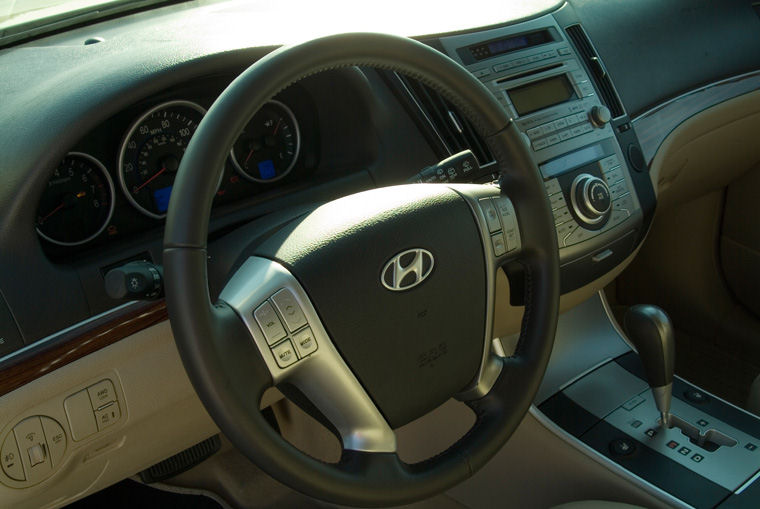 2010 Hyundai Veracruz Interior Picture