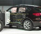 2008 Infiniti EX35 IIHS Side Impact Crash Test Picture