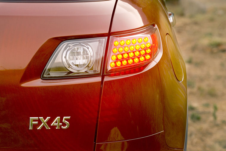 2006 Infiniti FX45 Tail Light Picture