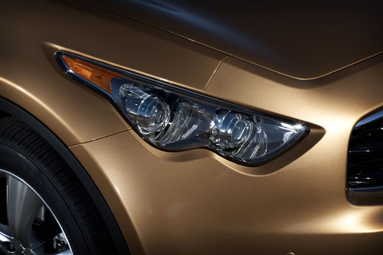 2009 Infiniti FX35 Headlight Picture