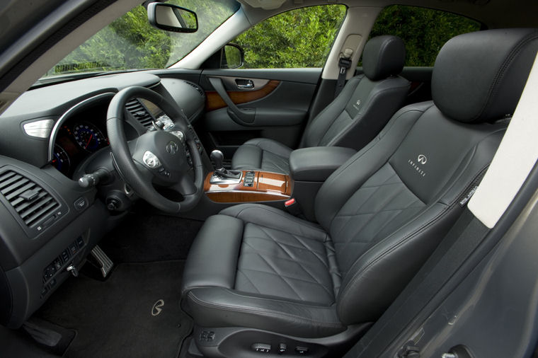 2011 Infiniti FX50 Front Seats Picture