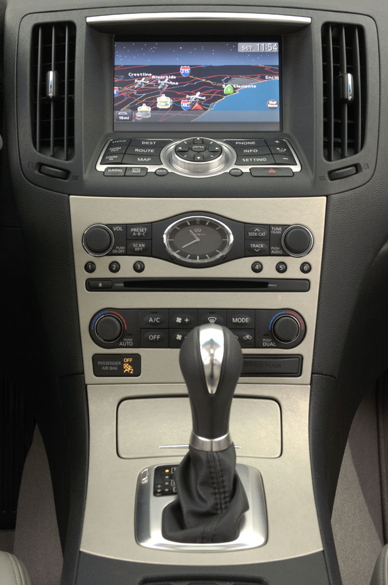 2007 Infiniti G35 Sedan Center Console Picture