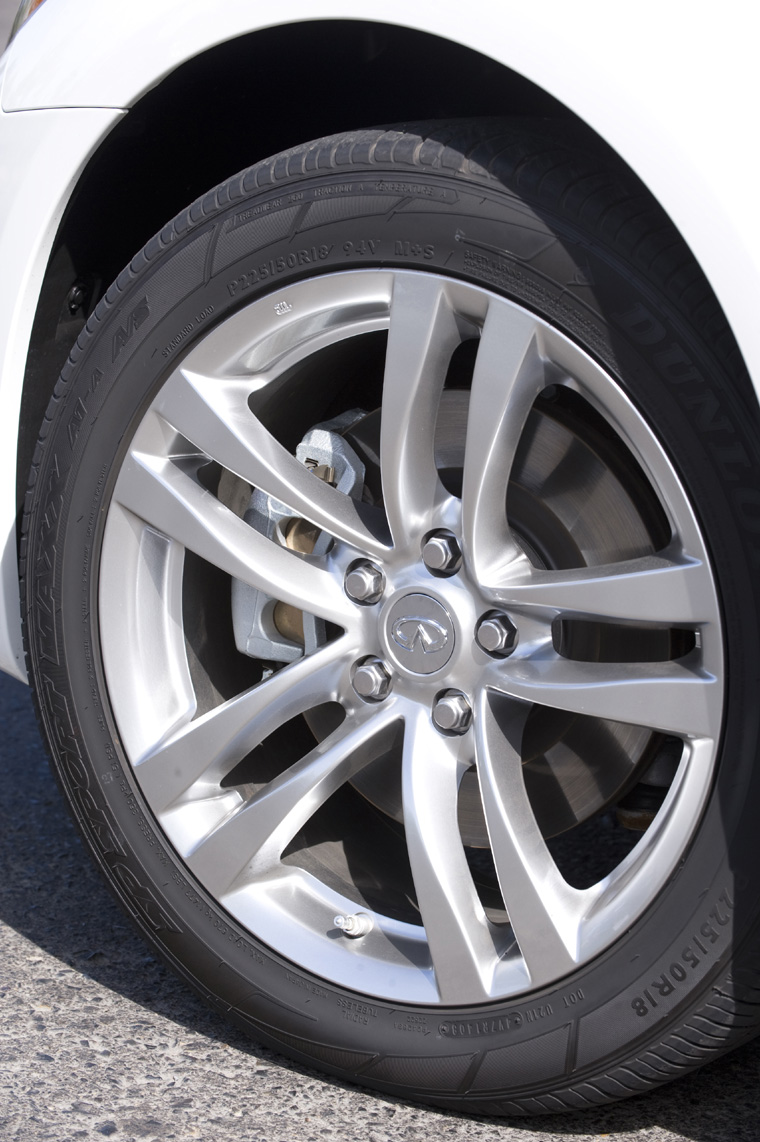 2009 Infiniti G37x Coupe Rim Picture