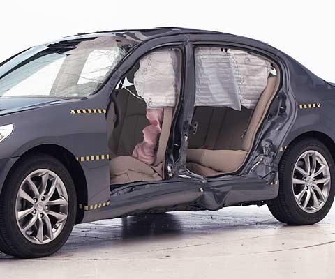 2009 Infiniti G37 IIHS Side Impact Crash Test Picture