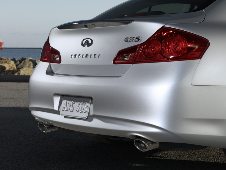 2010 Infiniti G37S Tail Lights Picture