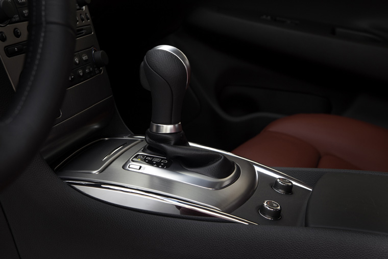 2011 Infiniti G37S Sedan Gear Lever Picture