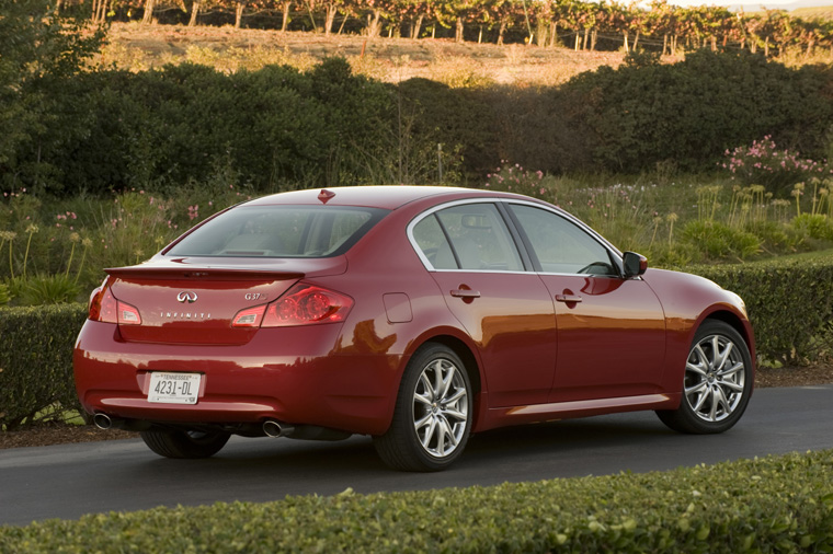 2011 Infiniti G37S Sedan Picture