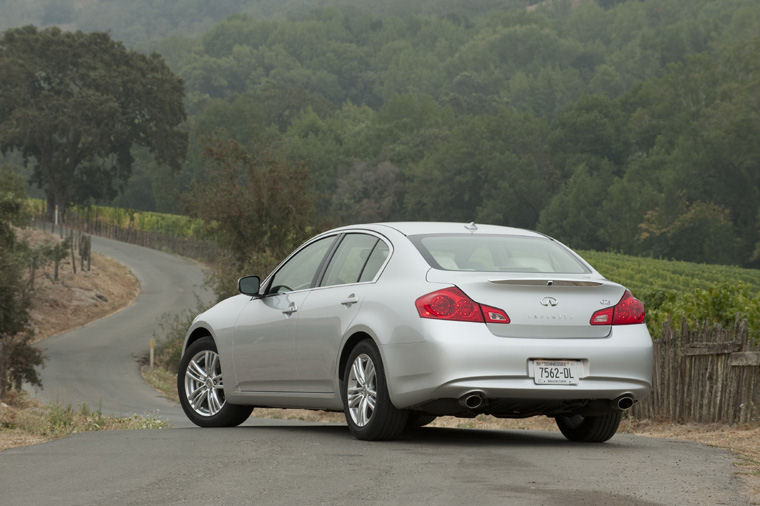 2011 Infiniti G25 Picture