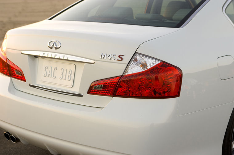 2008 Infiniti M45 S Tail Light Picture