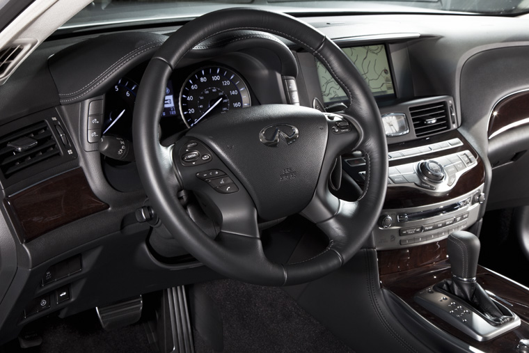 2011 Infiniti M37 Cockpit Picture